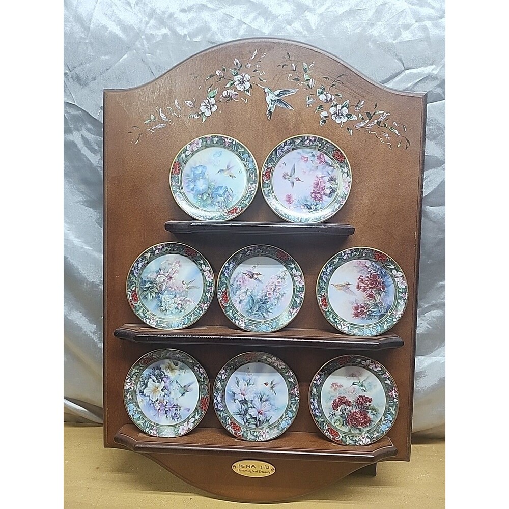 Lena Liu Bradford Hummingbird 3"  Mini Plates & Wood Display 20x13 Beautiful!!!!